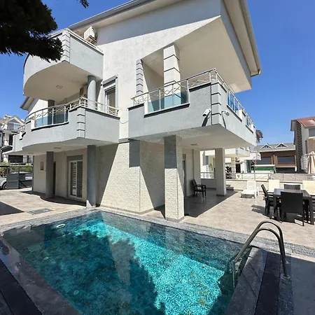 Villaasur Inst-mariyatourdidim Villa *